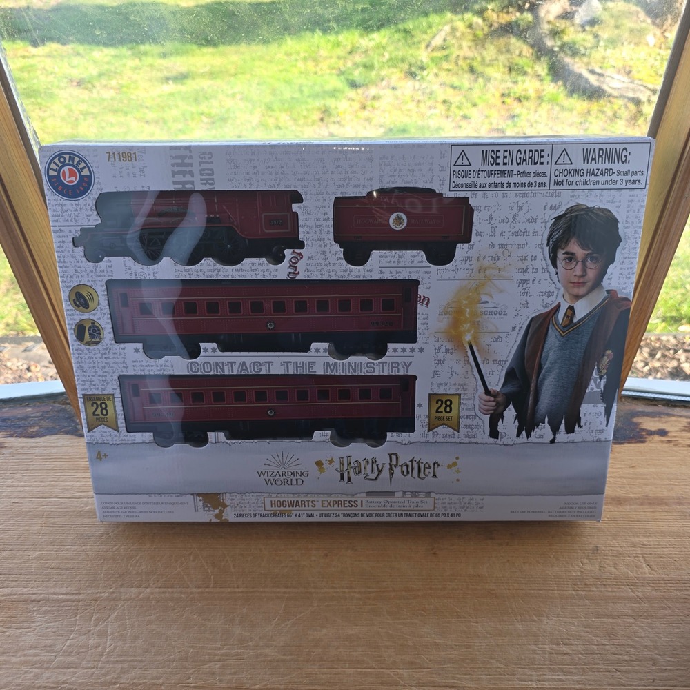 Lionel Harry Potter Hogwarts Express Battery‎ Operated 28 Piece Train Set 711981